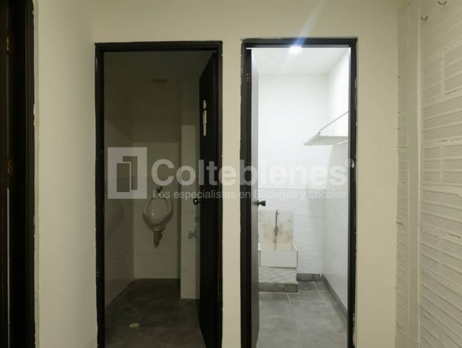 Bodega en arriendo en Señorial, Envigado, 300 m² · foto 5 de 20