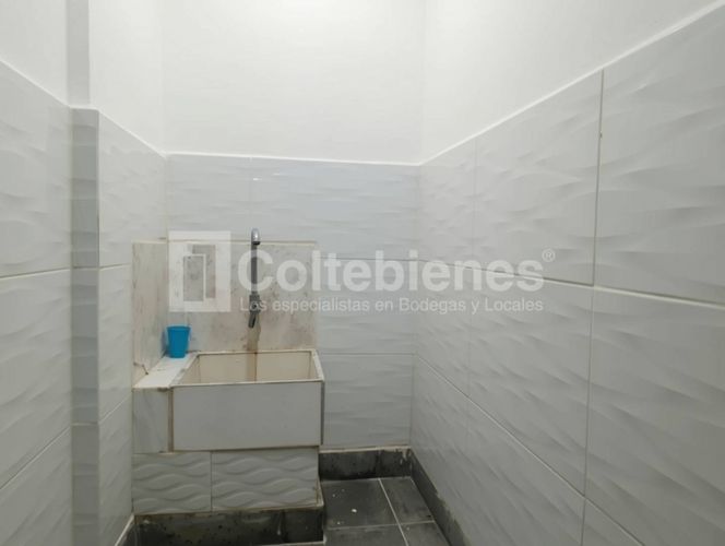 Bodega en arriendo en Señorial, Envigado, 300 m² · foto 7 de 20