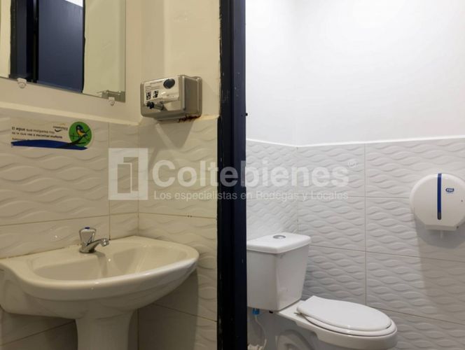 Bodega en arriendo en Señorial, Envigado, 300 m² · foto 19 de 20
