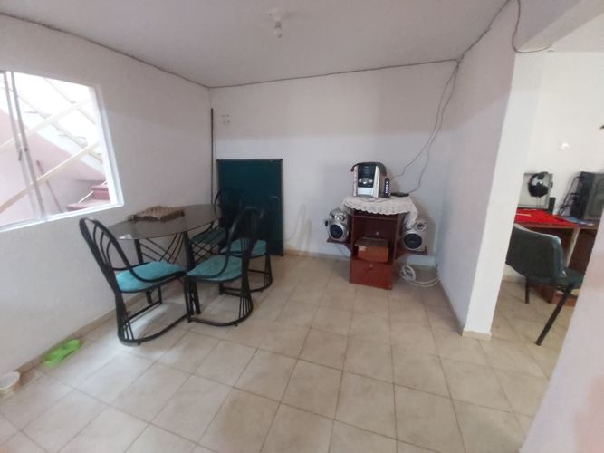 Casa de 5 alcobas en venta en Santa Catalina, Bogotá, 216 m² · foto 4 de 14