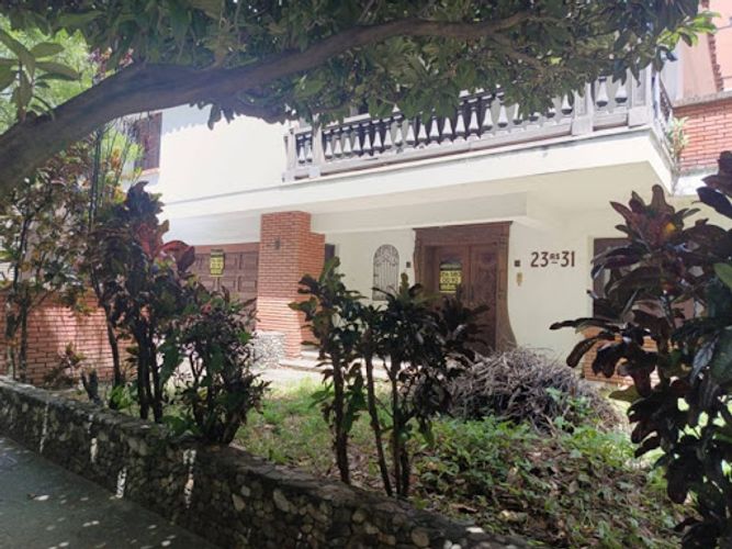 Casa de 9 alcobas en arriendo en Zuñiga, Envigado, 450 m² · foto 3 de 24
