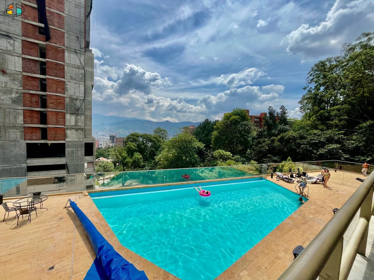 Apartamento en arriendo en El Poblado, Medellín · foto 4 de 24