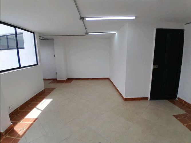Local en arriendo en Estación Villa, Medellín, 80 m² · foto 2 de 18