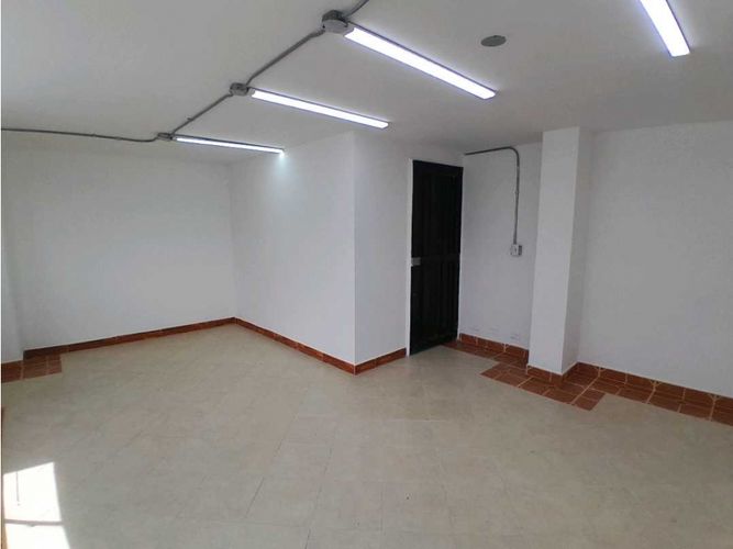 Local en arriendo en Estación Villa, Medellín, 80 m² · foto 3 de 18