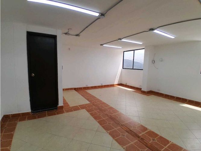 Local en arriendo en Estación Villa, Medellín, 80 m² · foto 8 de 18
