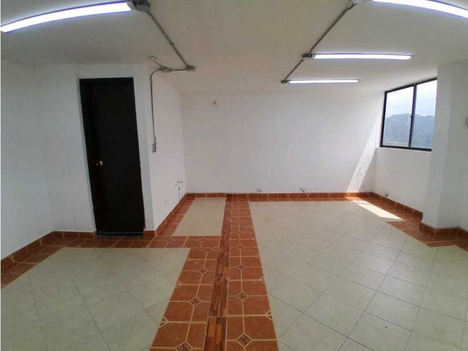 Local en arriendo en Estación Villa, Medellín, 80 m² · foto 10 de 18