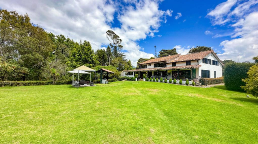 Finca en venta en El Rodeo, La Calera, 550 m² · foto 2 de 24