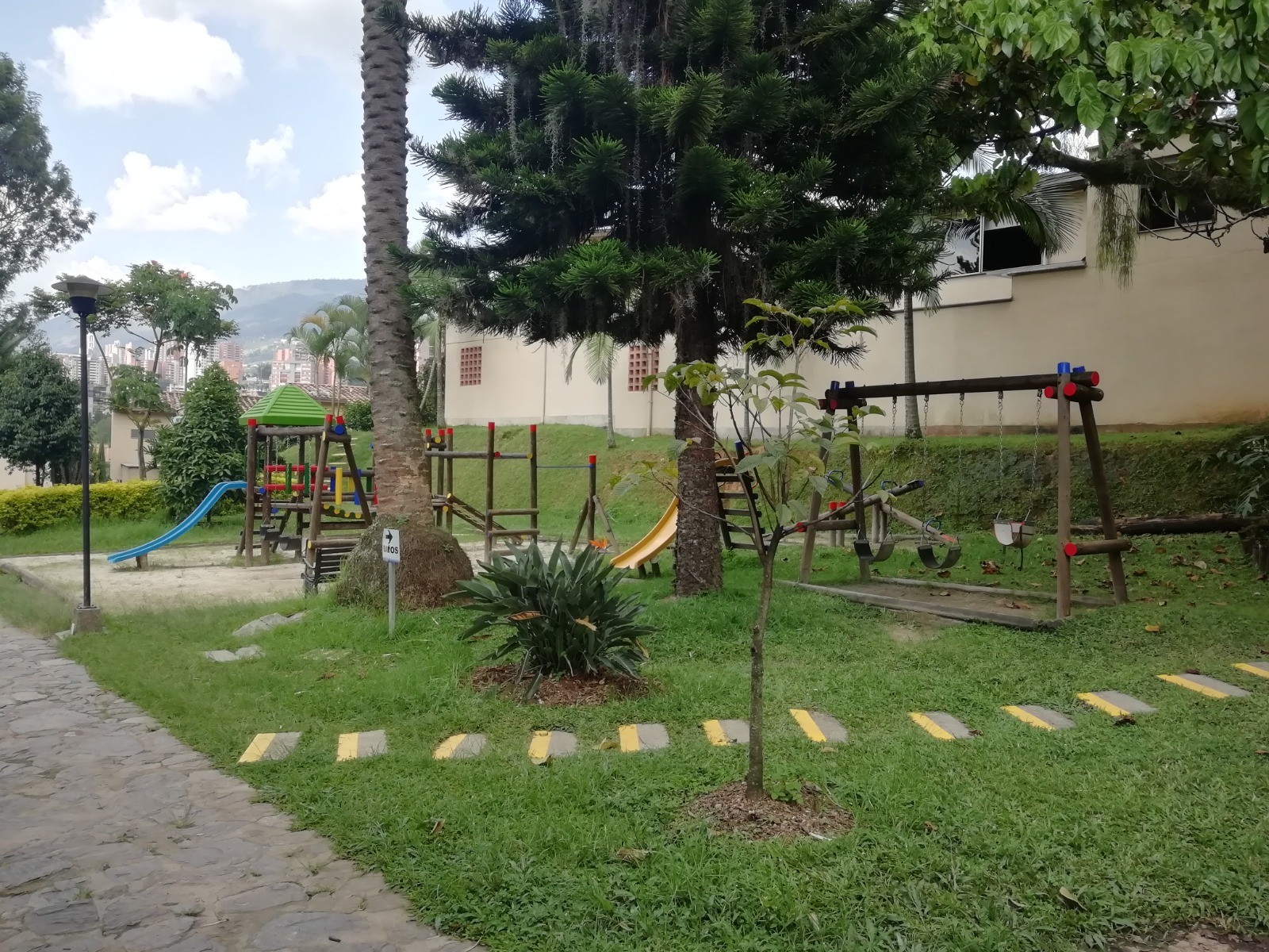 Apartamento en venta en Loma Del Escobero, Envigado · foto 22 de 24