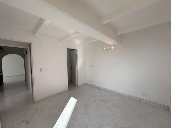 Apartamento de 3 alcobas en arriendo en Los Naranjos, Medellín, 100 m² · foto 16 de 18