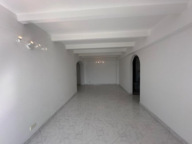 Apartamento de 3 alcobas en arriendo en Los Naranjos, Medellín, 100 m² · foto 12 de 18