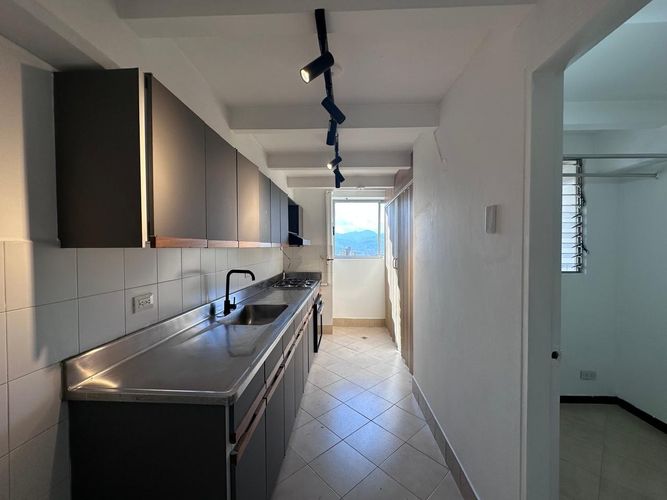 Apartamento de 3 alcobas en arriendo en Los Naranjos, Medellín, 100 m² · foto 5 de 18