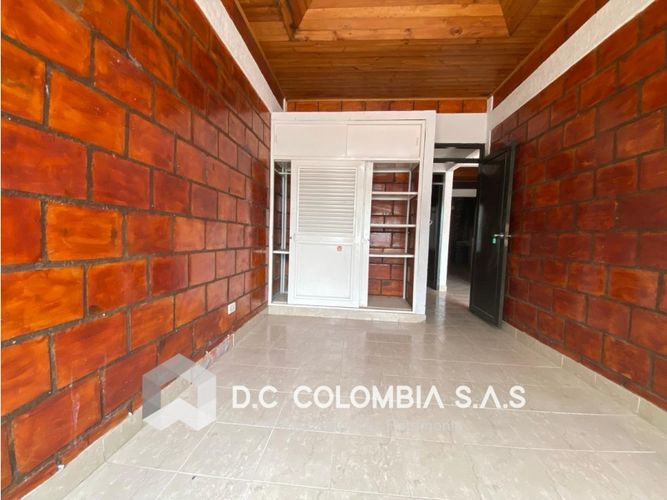 Casa de 3 alcobas en venta en Ciudad Montes, Girardot, 72 m² · foto 6 de 8