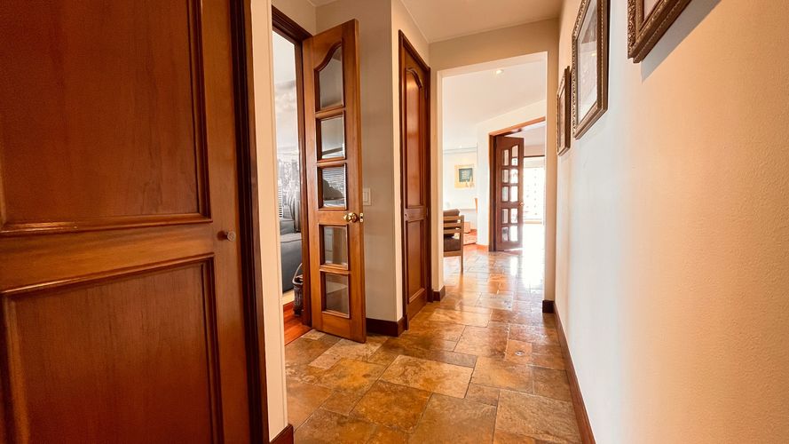 Apartamento de 4 alcobas en arriendo en Cerros De Suba, Bogotá, 206 m² · foto 11 de 24