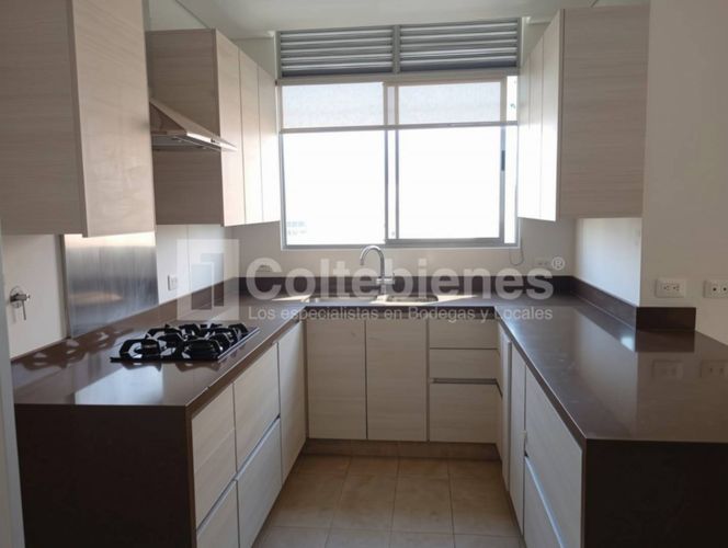 Apartamento de 4 alcobas en arriendo en Alejandría, Medellín, 170 m² · foto 4 de 19