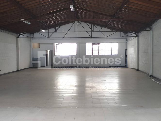 Bodega en venta en El Poblado, Medellín, 580 m² · foto 8 de 10