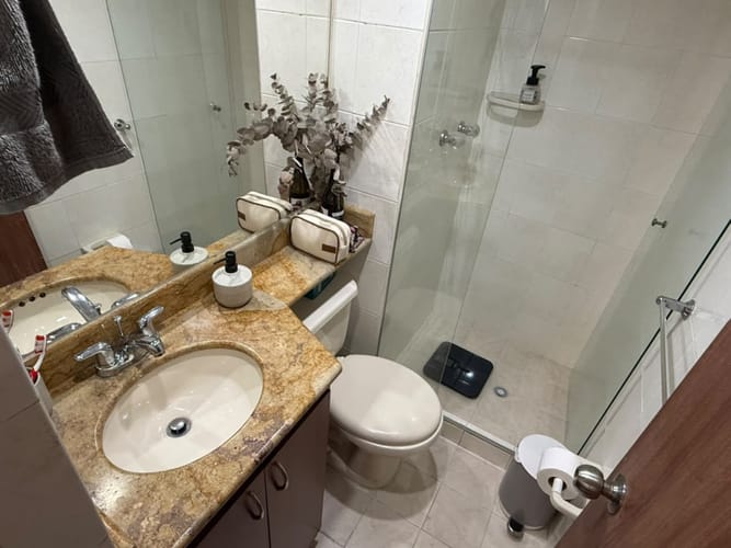 Apartamento de 2 alcobas en arriendo en Los Balsos, Medellín, 90 m² · foto 6 de 7