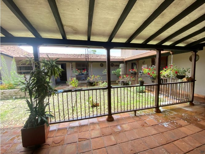 Casa de 4 alcobas en arriendo en Cabeceras De Llanogrande, Medellín, 350 m² · foto 6 de 24