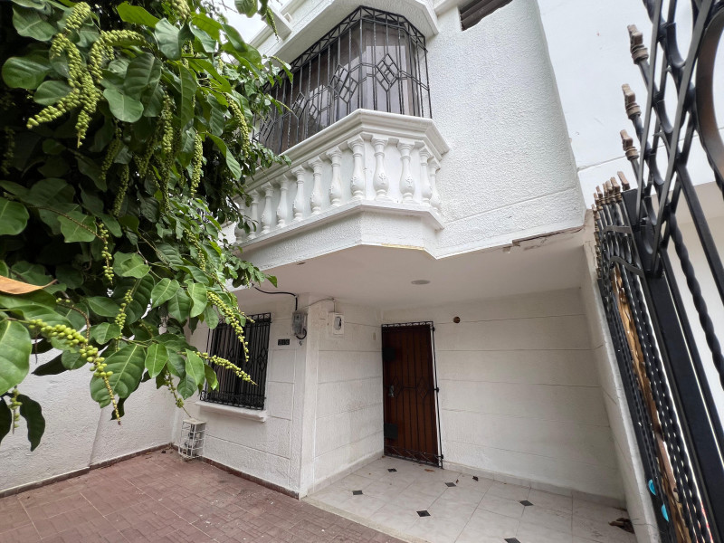 Casa en arriendo en Los Alcazares, Santa Marta · foto 2 de 23