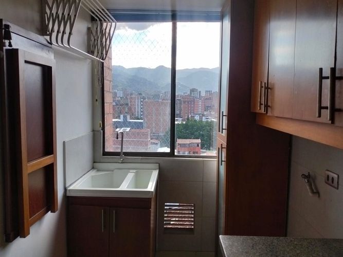 Apartamento de 2 alcobas en arriendo en San Joaquin, Medellín, 75 m² · foto 3 de 23