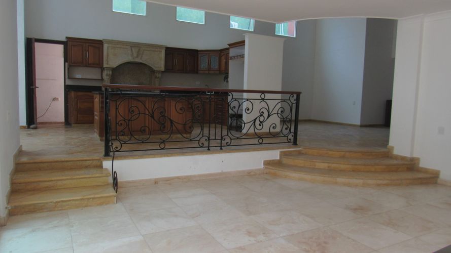 Casa de 4 alcobas en arriendo en Altos De Riomar, Barranquilla, 450 m² · foto 4 de 14