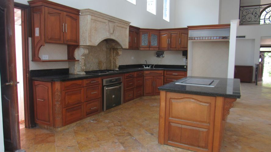 Casa de 4 alcobas en arriendo en Altos De Riomar, Barranquilla, 450 m² · foto 5 de 14