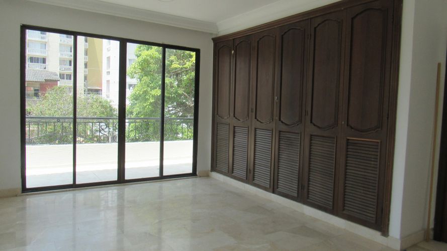 Casa de 4 alcobas en arriendo en Altos De Riomar, Barranquilla, 450 m² · foto 10 de 14