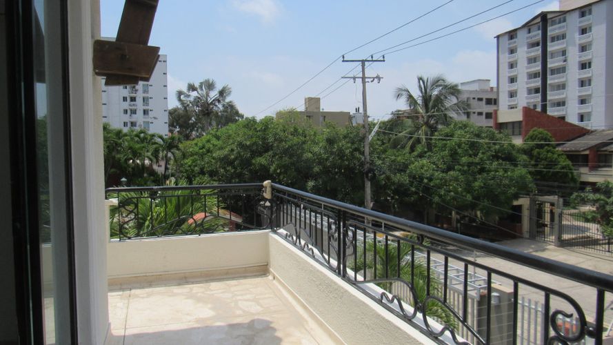 Casa de 4 alcobas en arriendo en Altos De Riomar, Barranquilla, 450 m² · foto 11 de 14