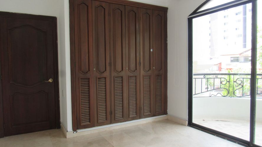 Casa de 4 alcobas en arriendo en Altos De Riomar, Barranquilla, 450 m² · foto 13 de 14