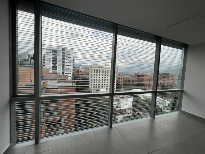 Oficina en arriendo en Patio Bonito, Medellín, 50 m² · foto 2 de 10