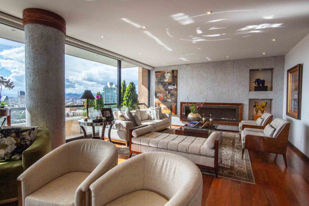 Apartamento en venta en El Refugio, Bogotá · foto 2 de 24