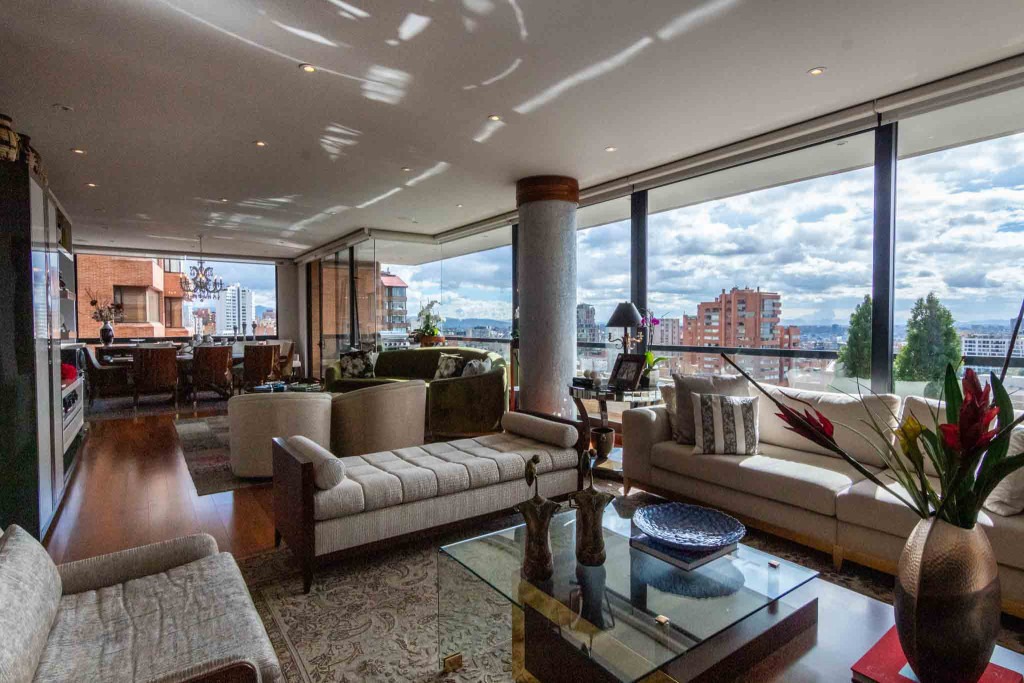 Apartamento en venta en El Refugio, Bogotá · foto 3 de 24