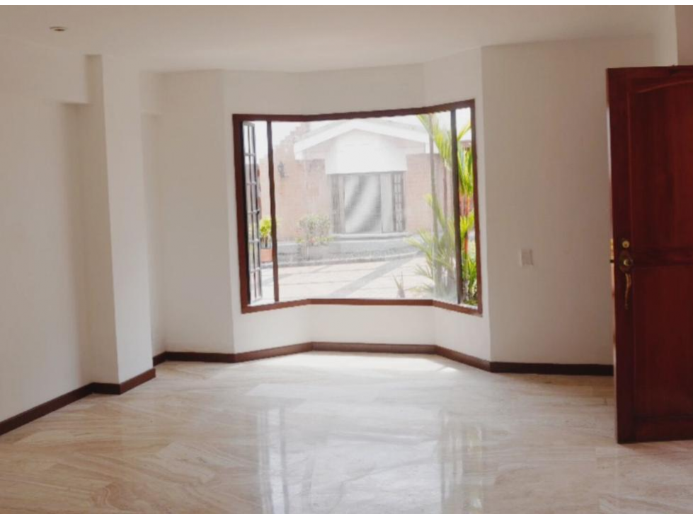 Casa en venta en Los Alamos, Pereira · foto 2 de 13
