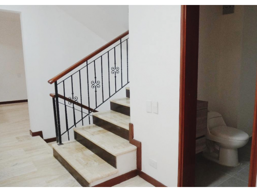 Casa en venta en Los Alamos, Pereira · foto 3 de 13