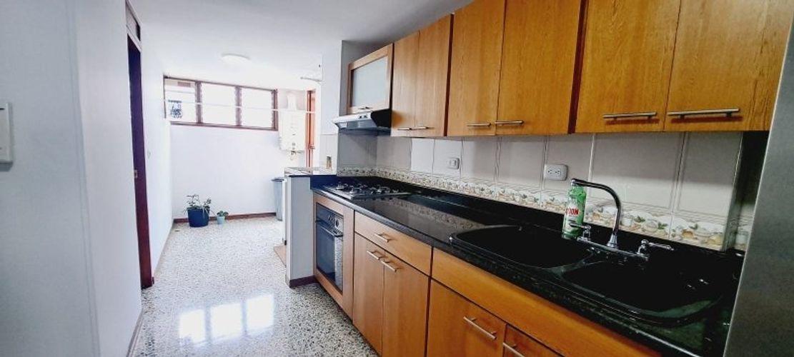 Apartamento de 3 alcobas en venta en Patio Bonito, Medellín, 145 m² · foto 3 de 13
