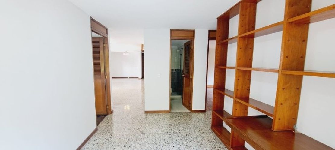 Apartamento de 3 alcobas en venta en Patio Bonito, Medellín, 145 m² · foto 5 de 13