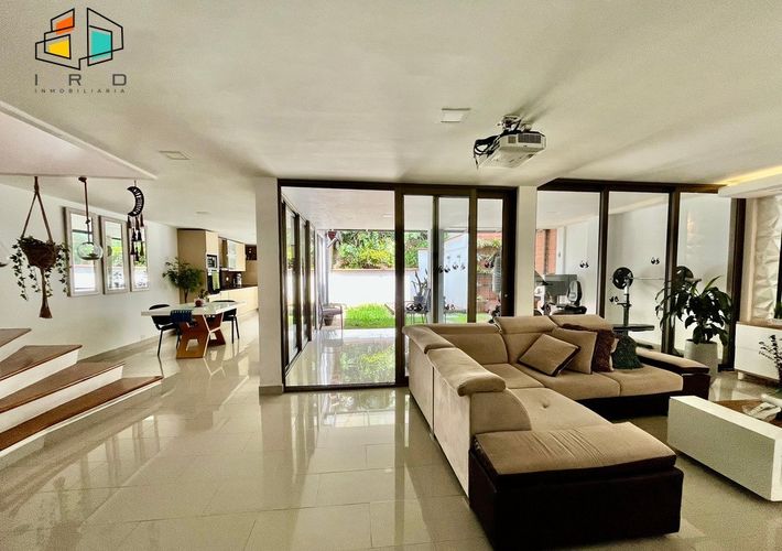 Casa de 3 alcobas en venta en Belén, Medellín, 191 m² · foto 3 de 24