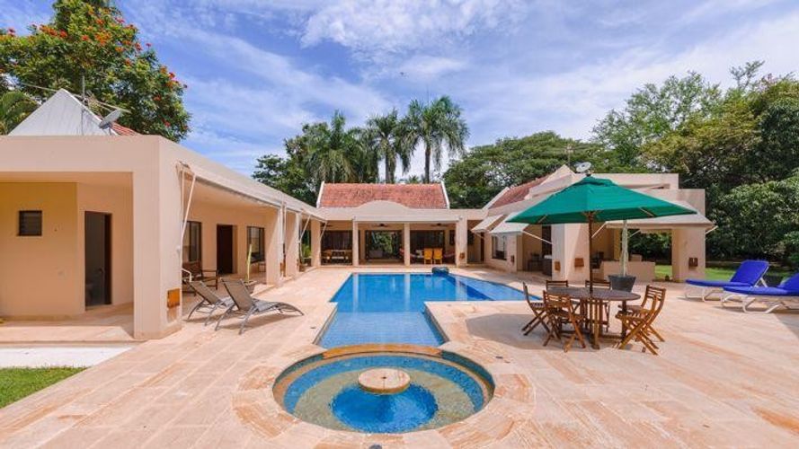 Casa de 4 alcobas en venta en Ricaurte, 400 m² · foto 2 de 20
