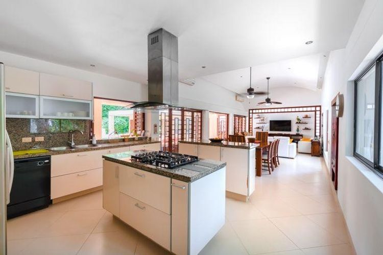 Casa de 4 alcobas en venta en Ricaurte, 400 m² · foto 11 de 20