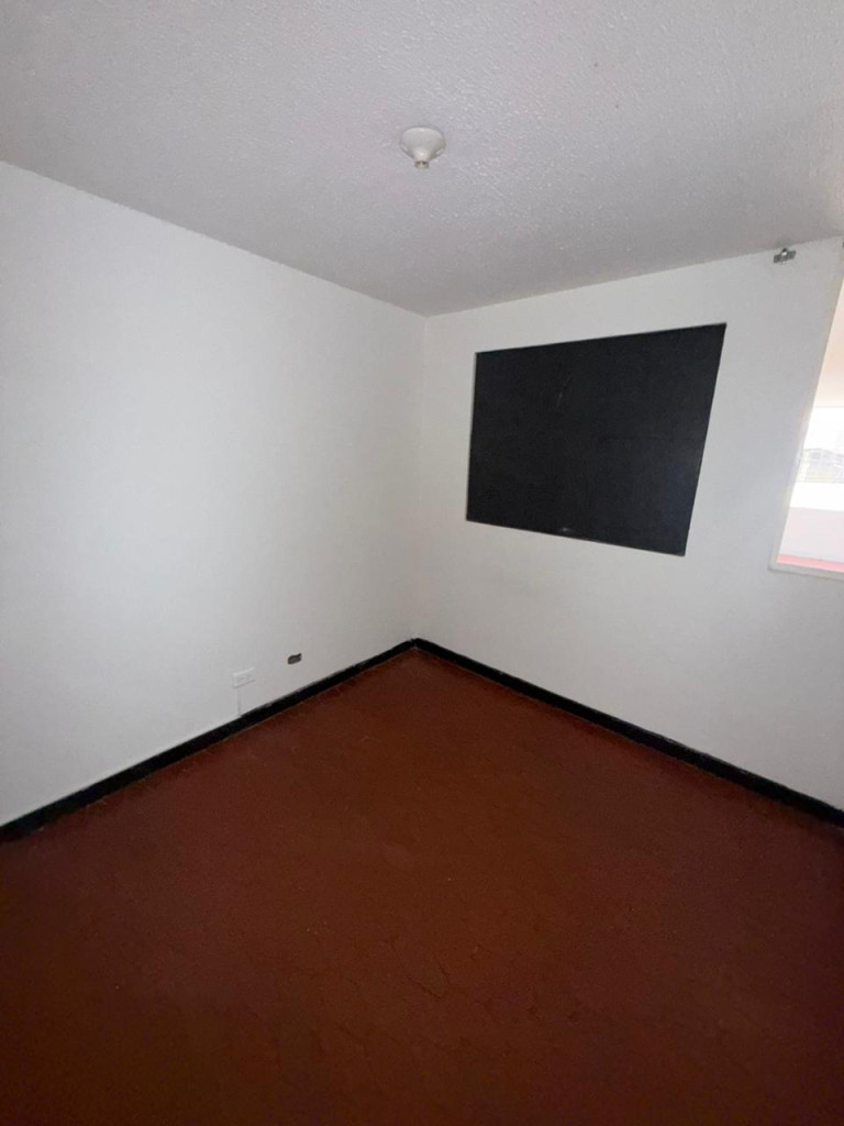 Casa en venta en Linterama, Bogotá · foto 3 de 24