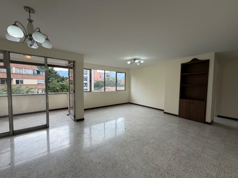Apartamento de 3 habitaciones en arriendo en Conquistadores, Medellín — imagen 1 de 19