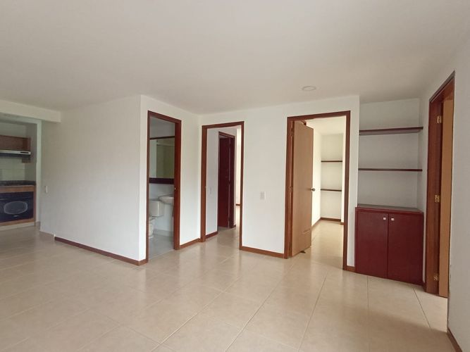 Apartamento de 3 alcobas en arriendo en Laureles, Medellín, 86 m² · foto 3 de 18