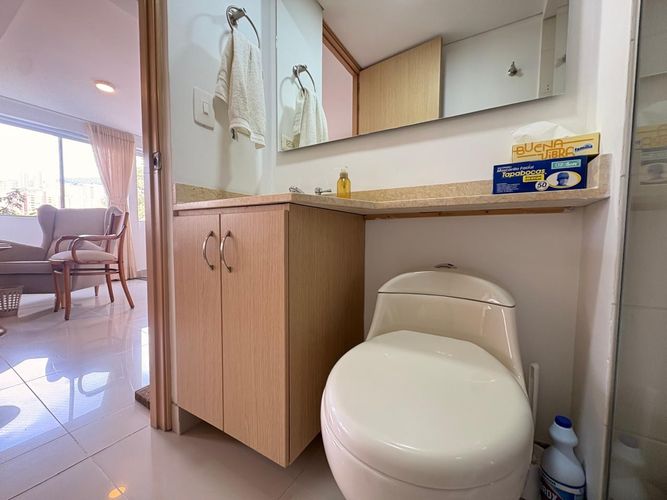 Apartamento de 1 alcoba en venta en Tres Esquinas, Sabaneta, 53 m² · foto 6 de 11