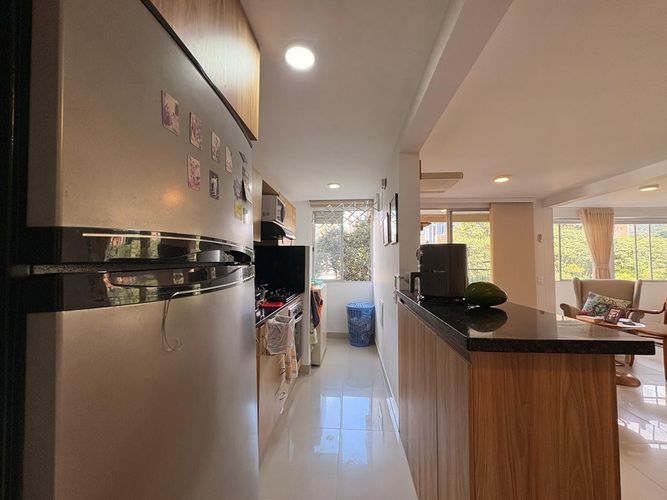 Apartamento de 1 alcoba en venta en Tres Esquinas, Sabaneta, 53 m² · foto 4 de 11
