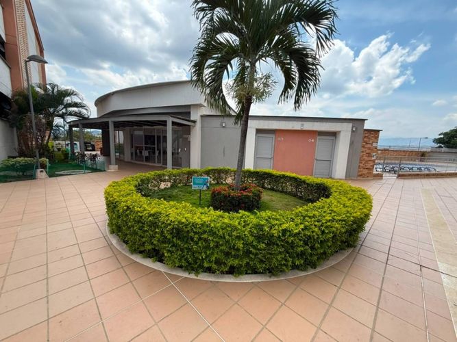 Apartamento de 3 alcobas en venta en San Antonio Del Carrizal, Girón, 68 m² · foto 3 de 12