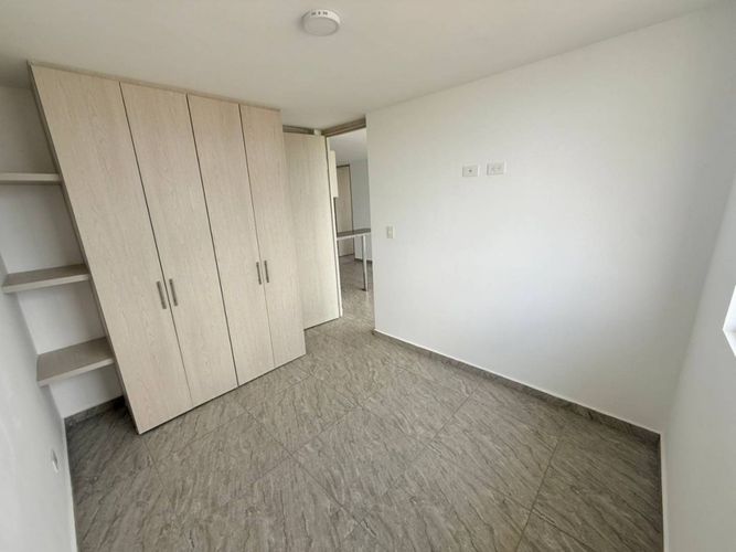 Apartamento de 3 alcobas en venta en San Antonio Del Carrizal, Girón, 56 m² · foto 9 de 17