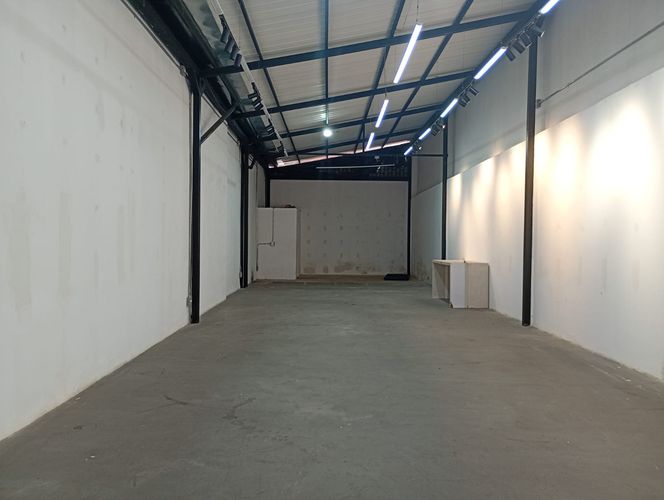Local en arriendo en San Fernando, Medellín, 132 m² · foto 3 de 10