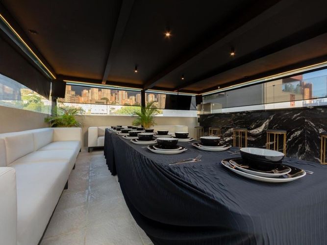 Oficina en venta en El Poblado, Medellín, 1300 m² · foto 6 de 17