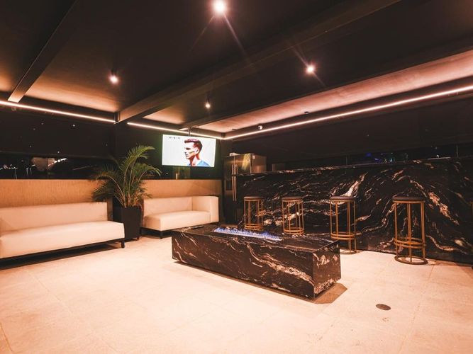 Oficina en venta en El Poblado, Medellín, 1300 m² · foto 10 de 17