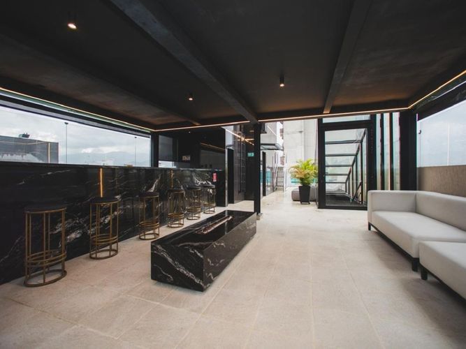 Oficina en venta en El Poblado, Medellín, 1300 m² · foto 11 de 17