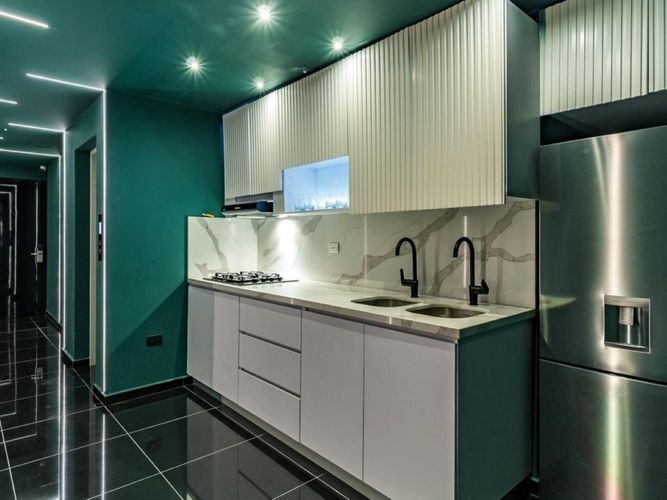 Oficina en venta en El Poblado, Medellín, 1300 m² · foto 4 de 17